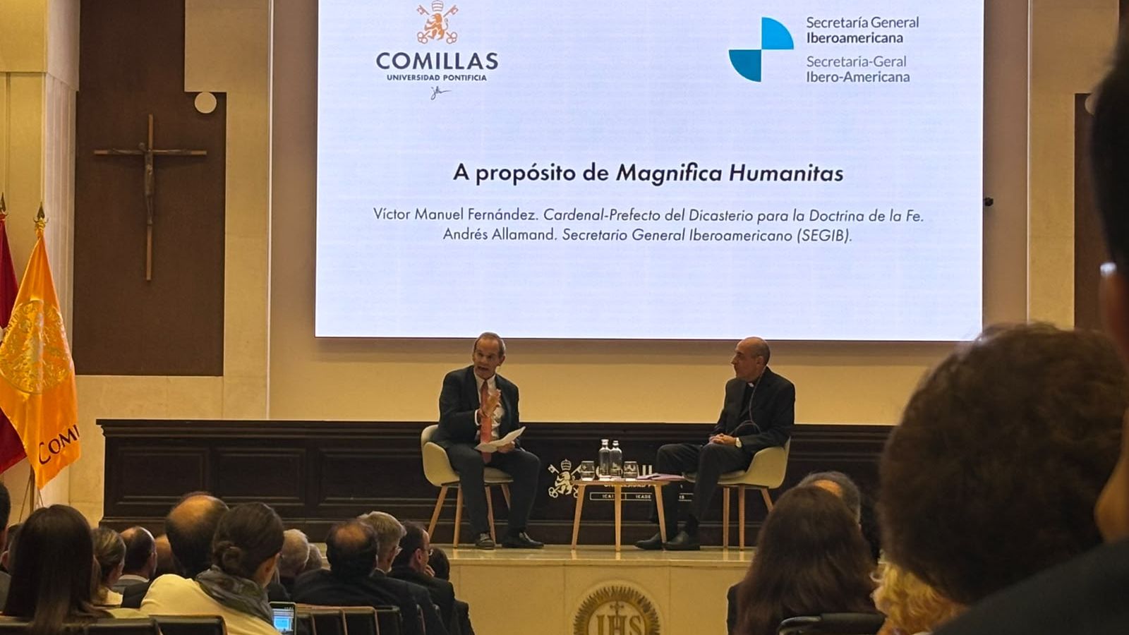 Diálogo en Comillas