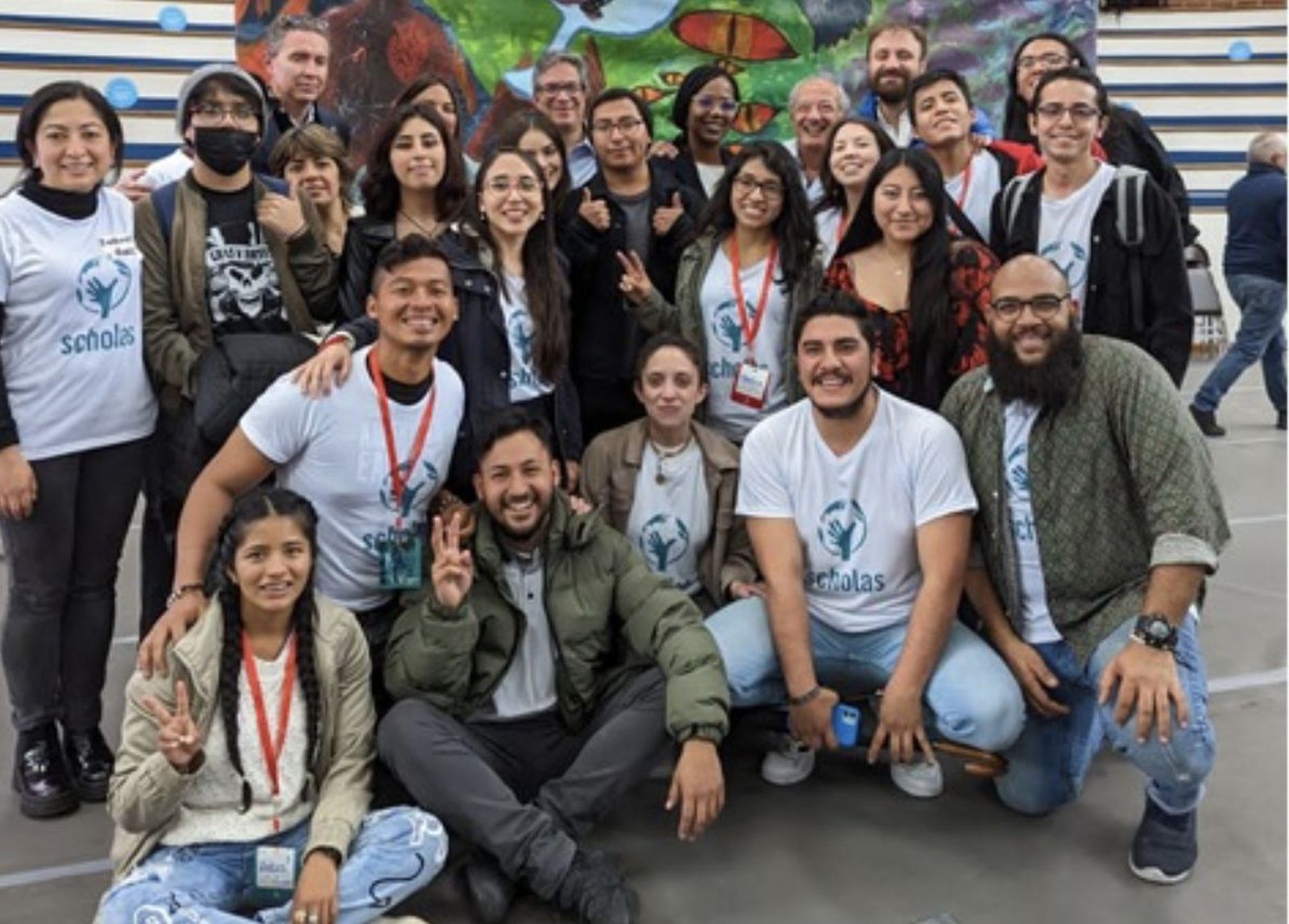 Un grupo de jóvenes participantes en el encuentro de Scholas en Quito