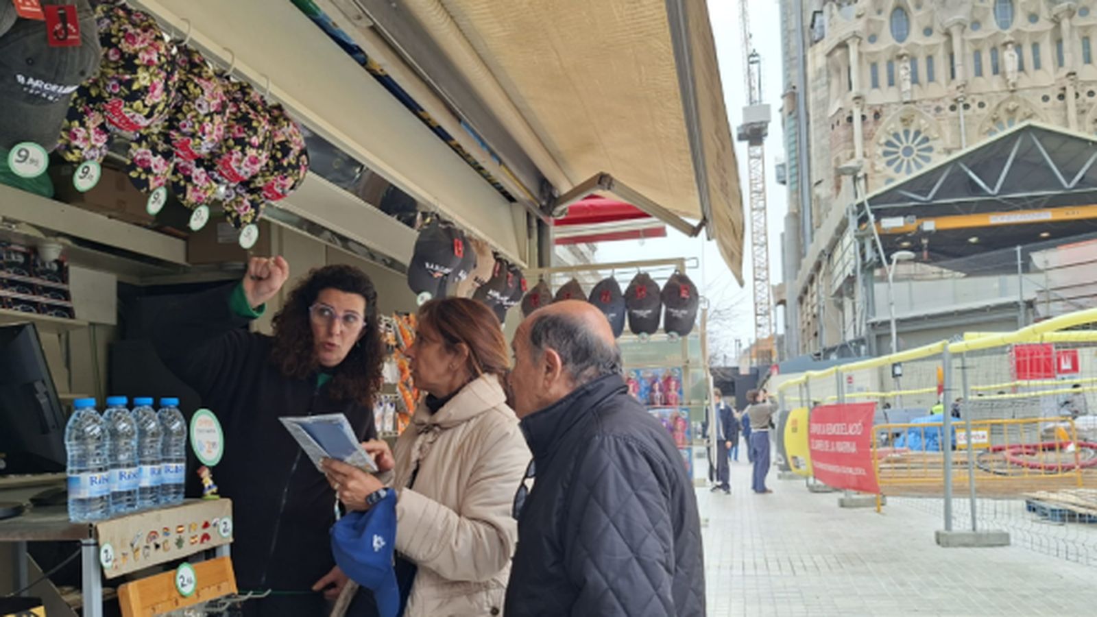 El quiosco familiar, con 27 años de historia, resiste en una zona dominada por el turismo.
