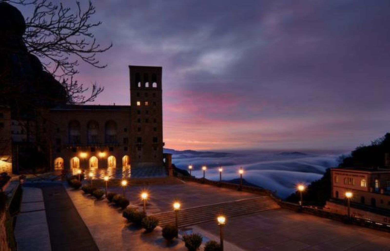 Montserrat celebra su 'IV fin de semana para agnósticos'.