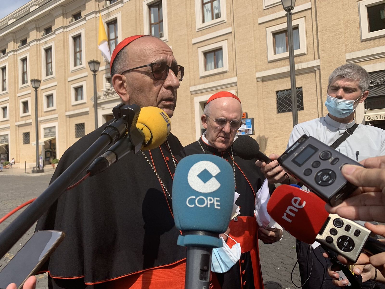 Osoro y Omella, tras su encuentro con el Papa