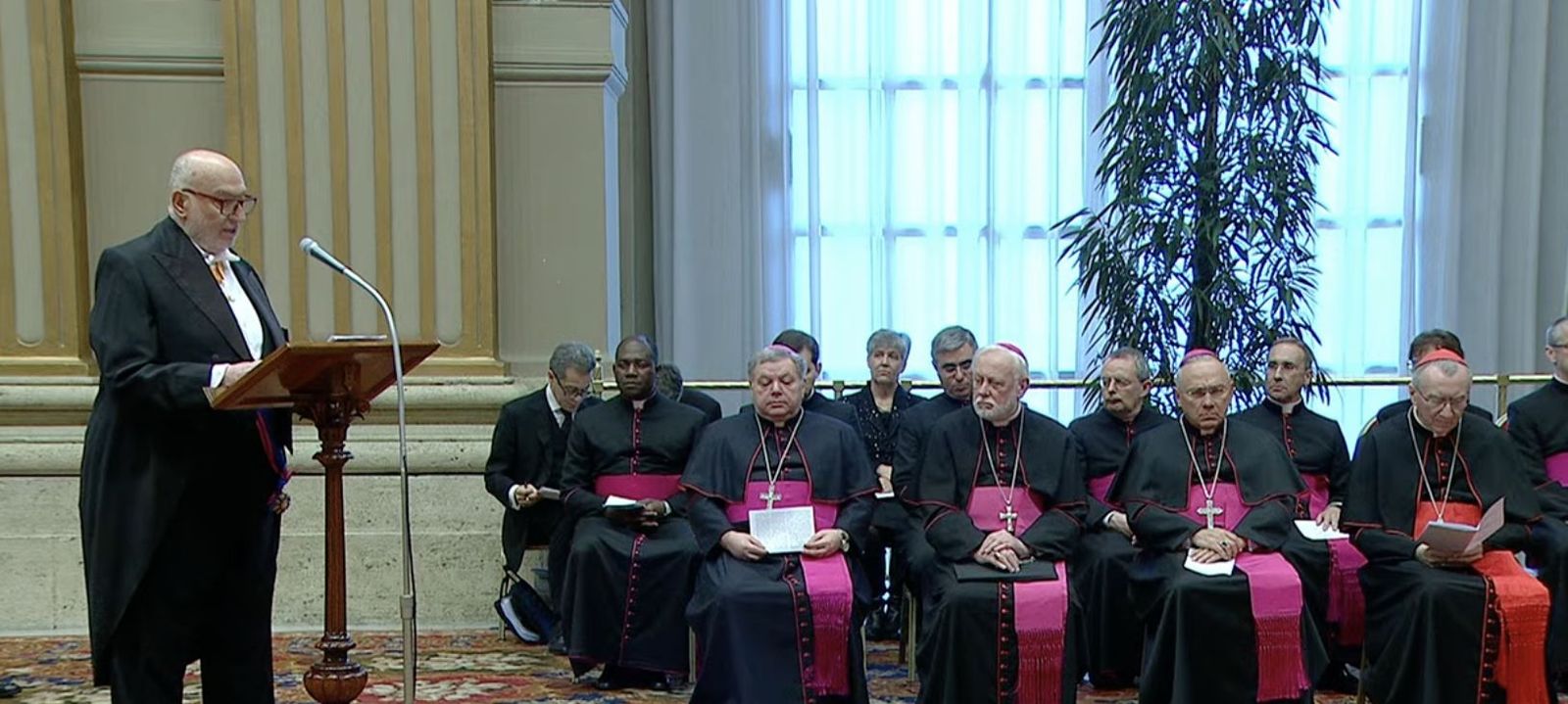 El Papa, con el Cuerpo Diplomático