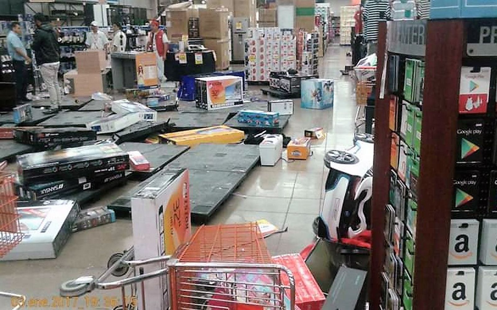 Caos, saqueos y coronavirus