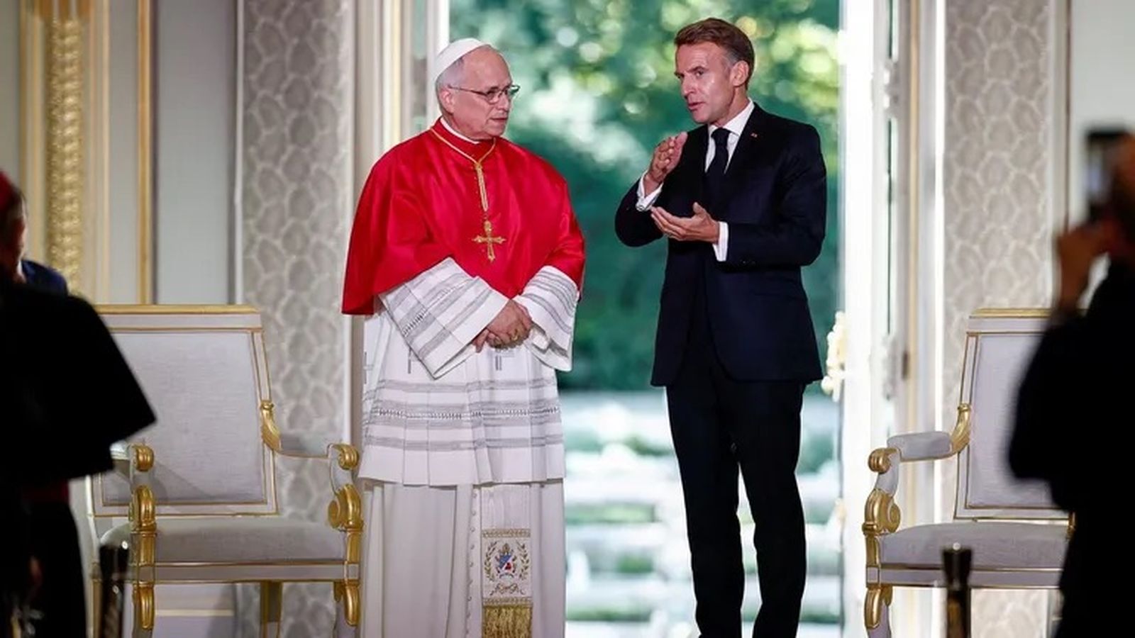 Macron y León XIV en el Eliseo