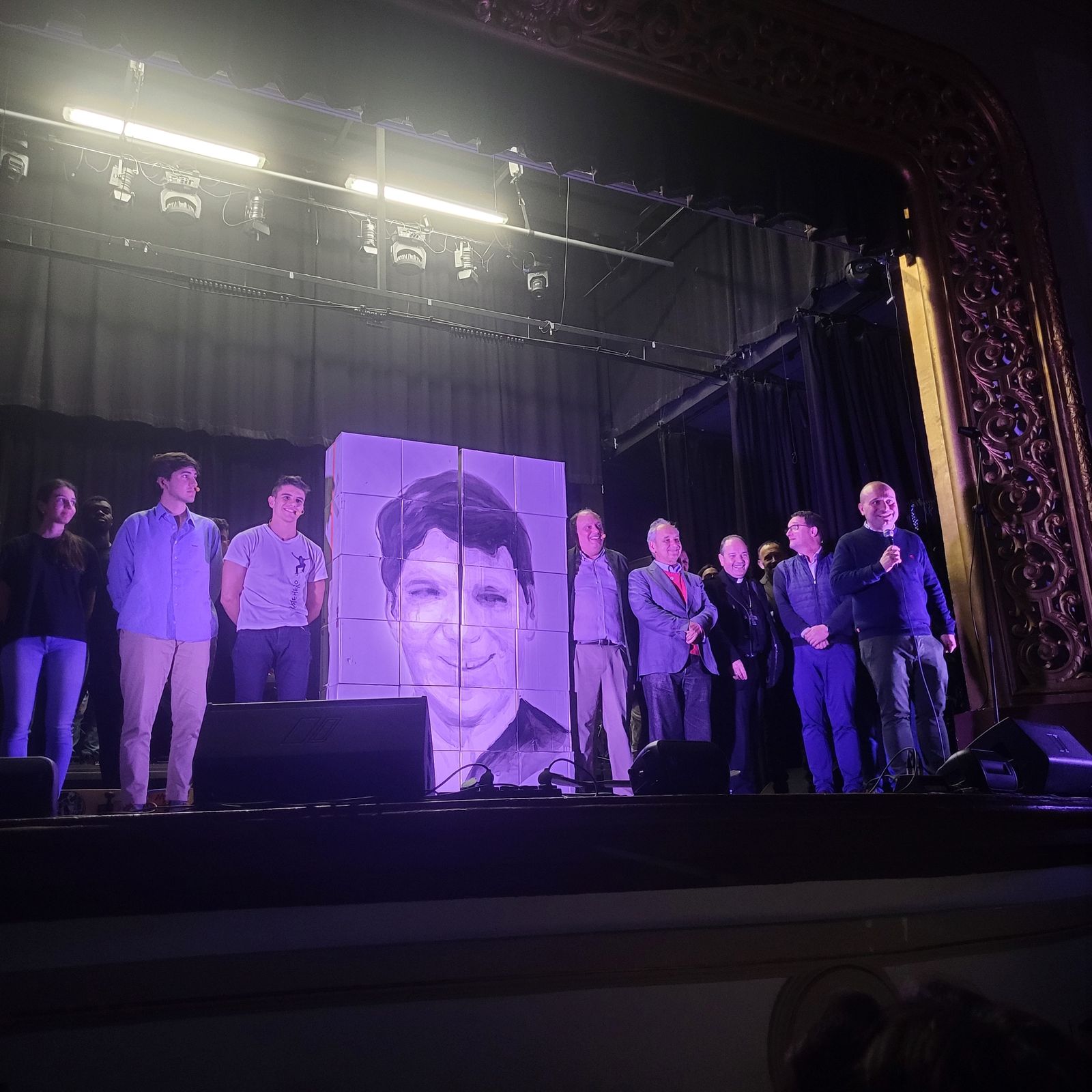 Héroes y Santos que son “de los nuestros”