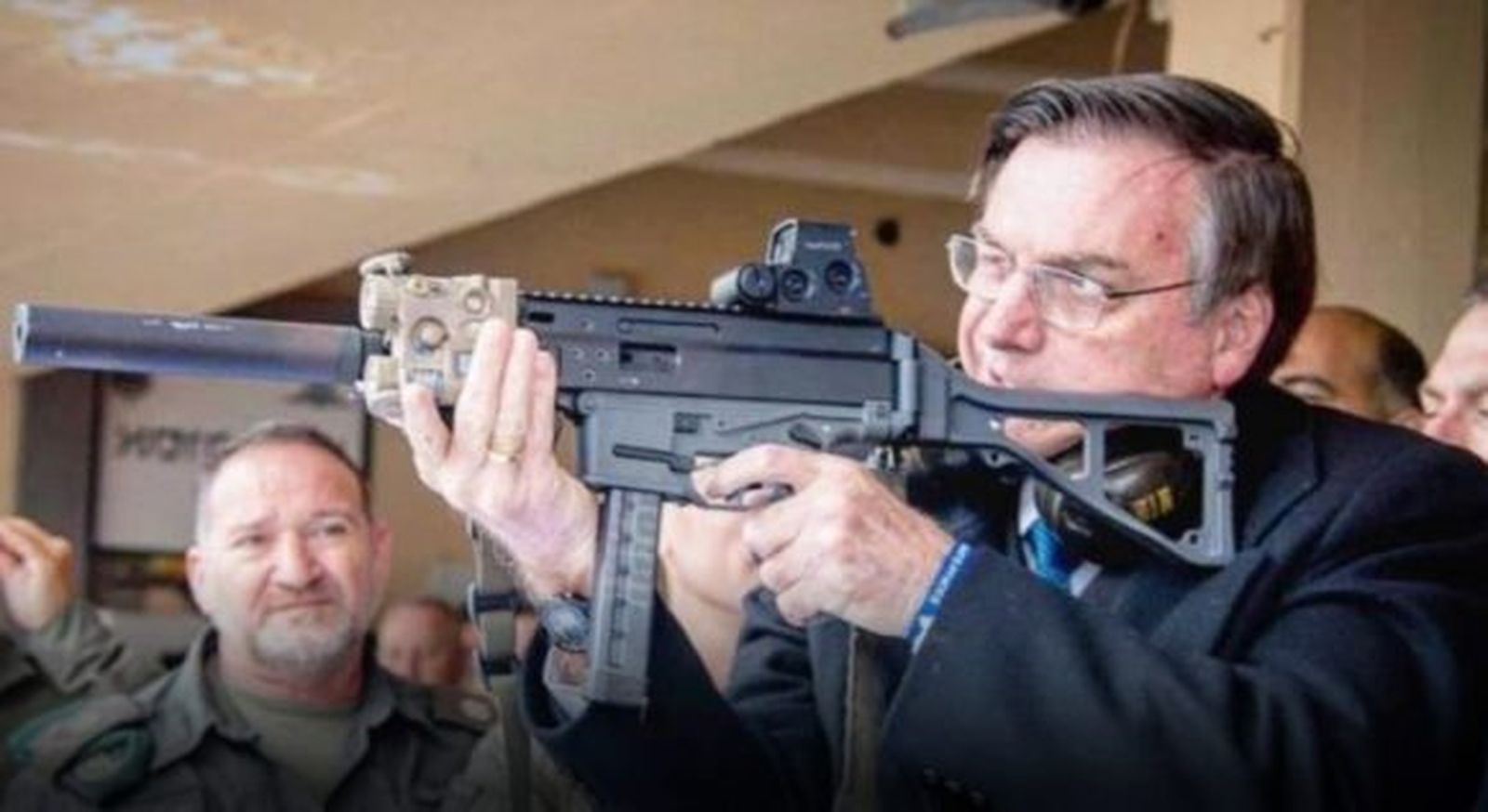 Bolsonaro impulsa el uso de armas en Brasil