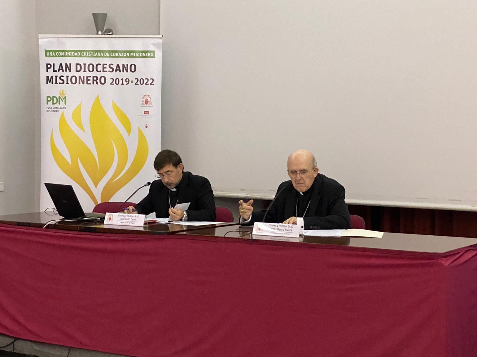 Osoro y Cobo reivindican la evangelización de las pequeñas comunidades en el Madrid de los años 60