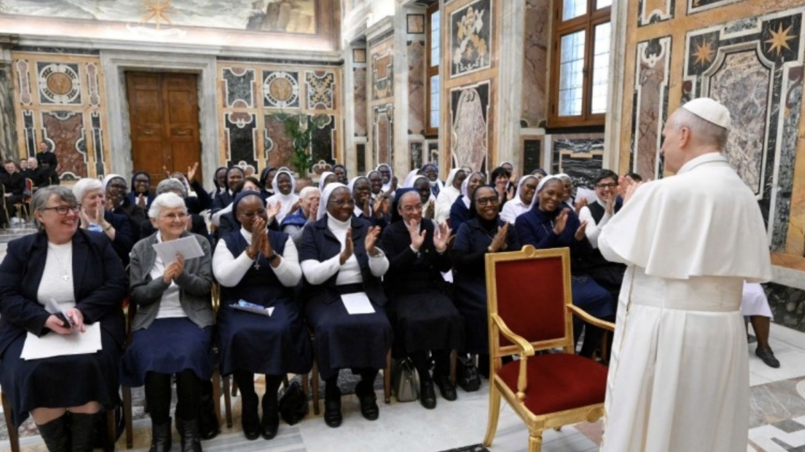 Foto de grupo con las oblatas