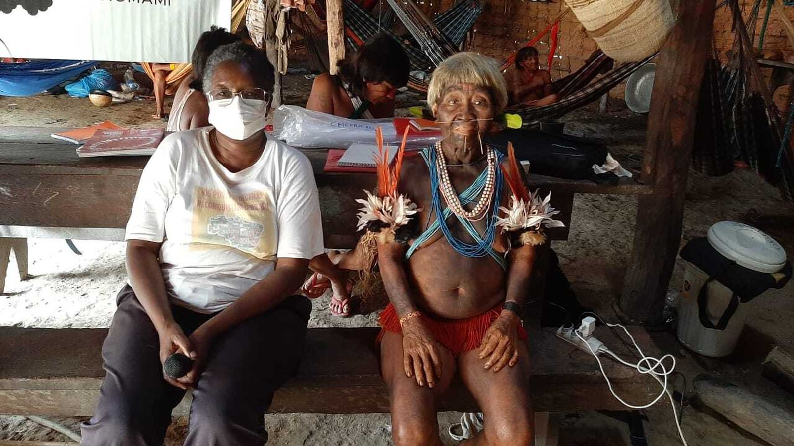 Hermana Mary Agnes con los yanomami