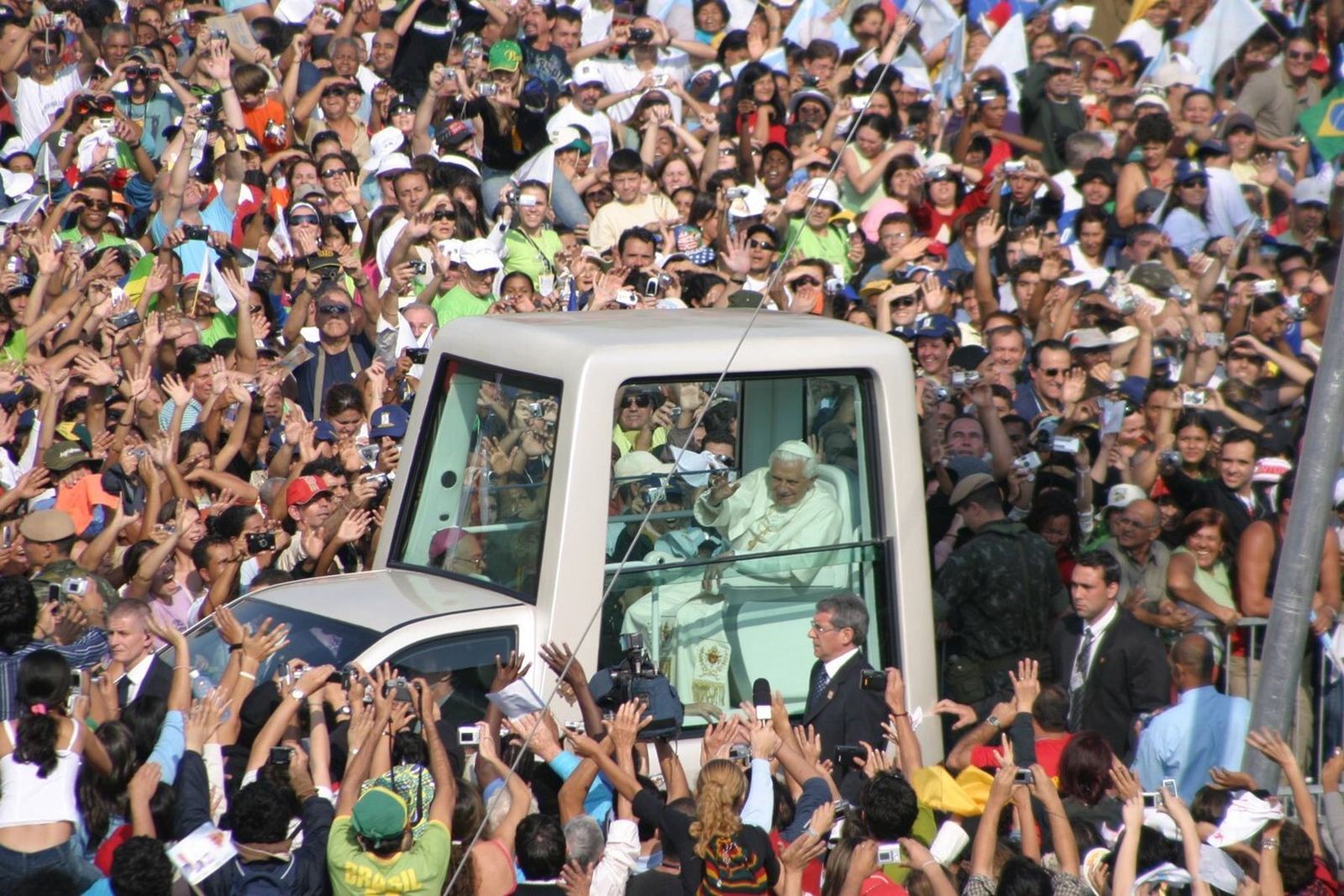 Una palabra sobre Benedicto XVI