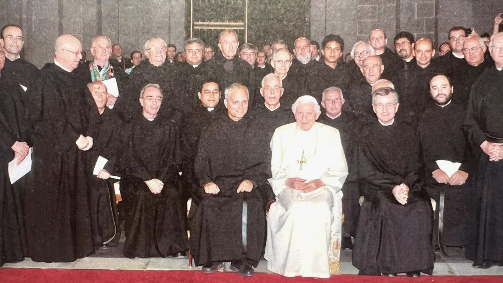 Benedicto XVI y Prevost en el Escorial en 2012