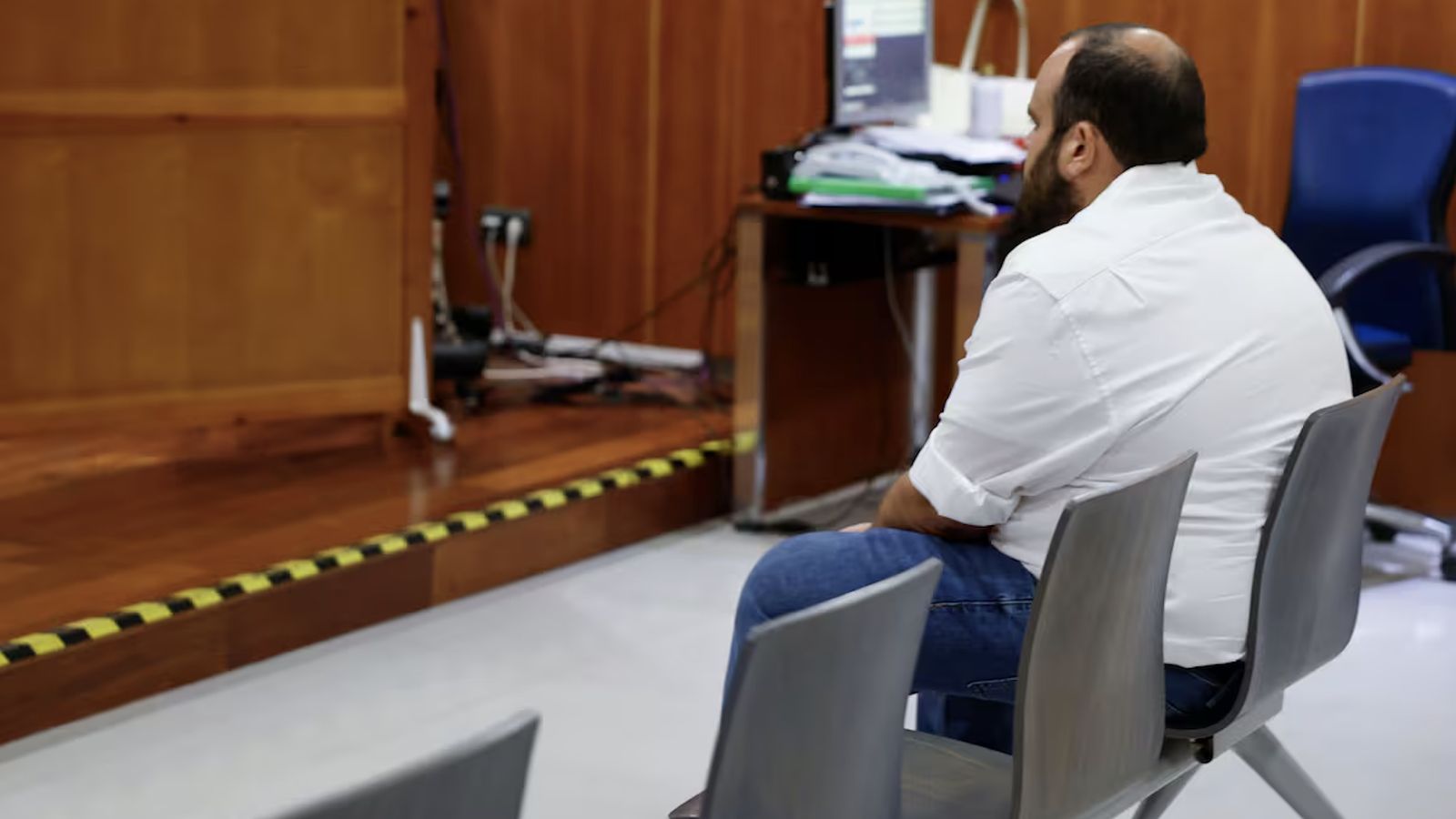 El sacerdote, en la primera sesión del juicio