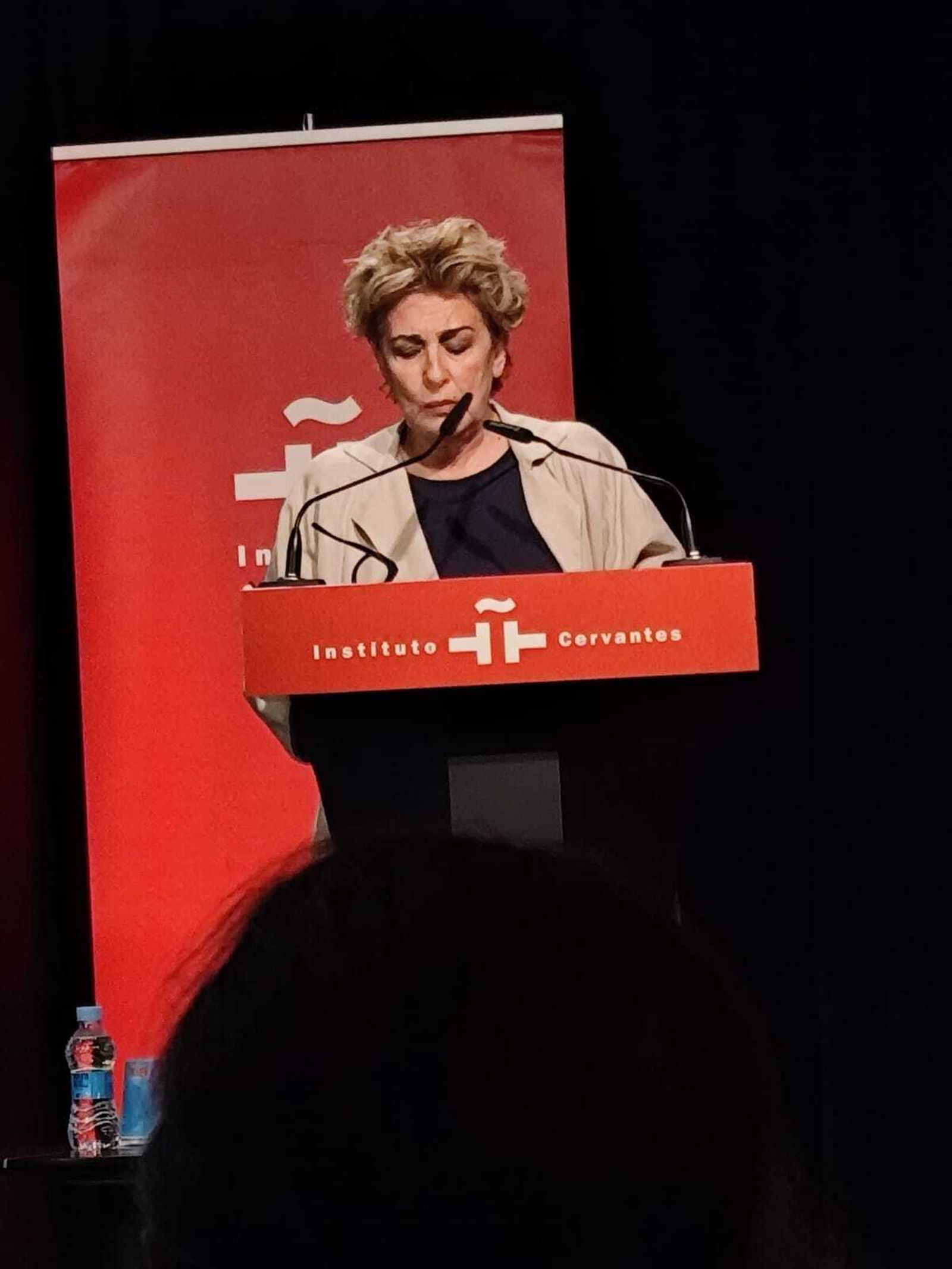 Isabel Ordaz. actriz en acto religiones y culturas contra el genocidio