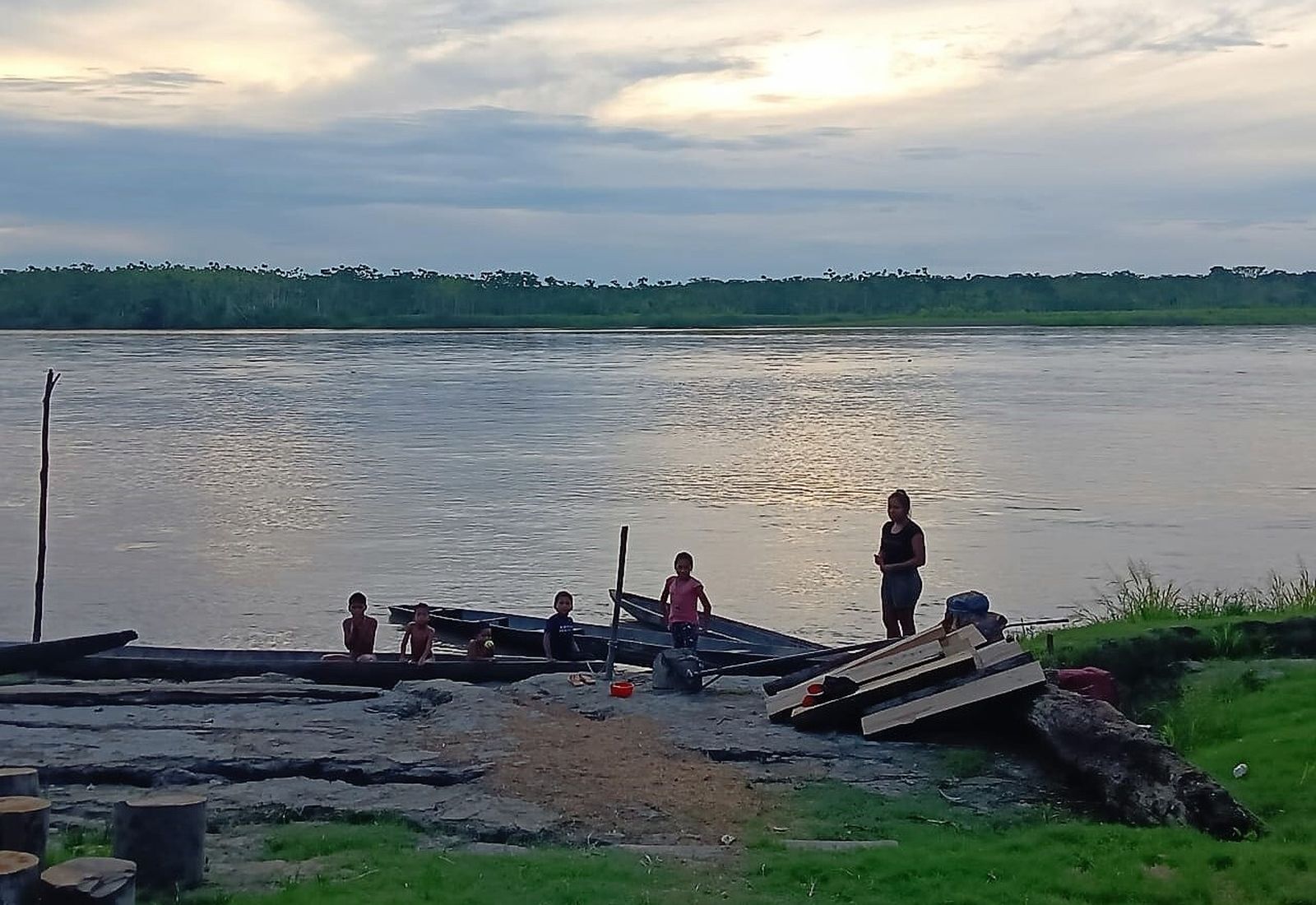 Angoteros. río Napo (Perú)