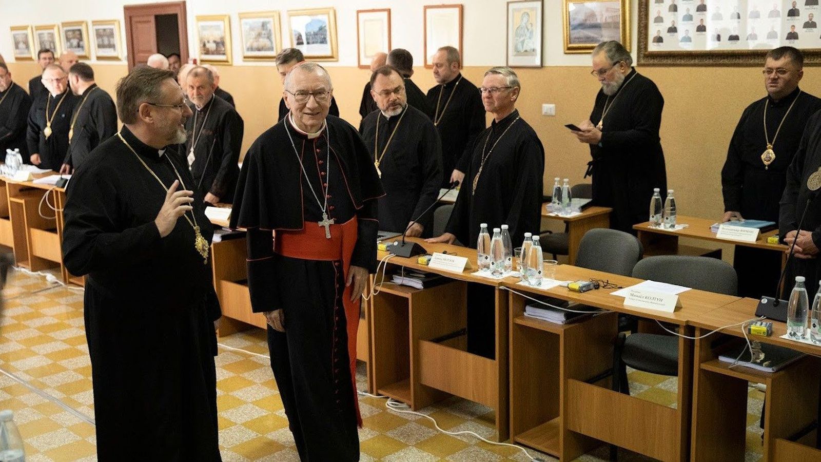 El cardenal Pietro Parolin junto a Sviatoslav Shevchuk