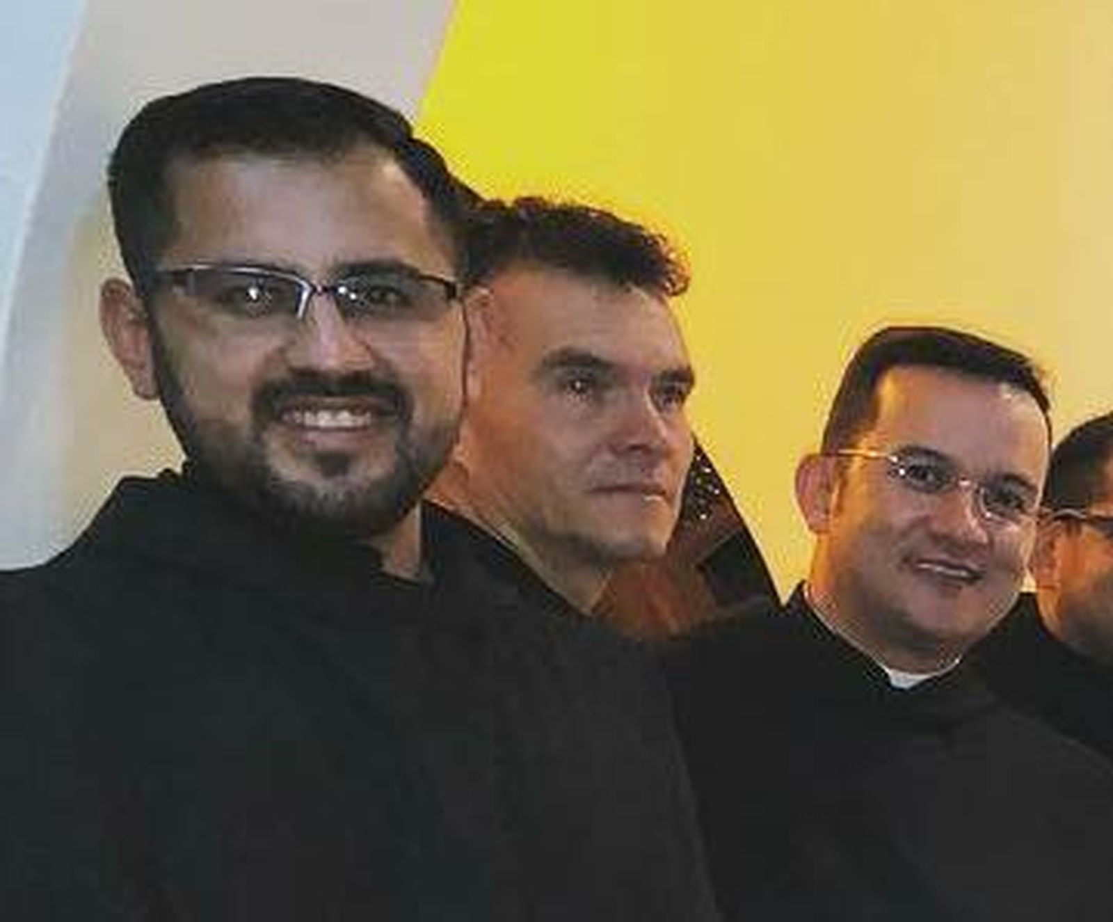 En el centro, el actual prior, Néstor Julio Morales ("Santiago")