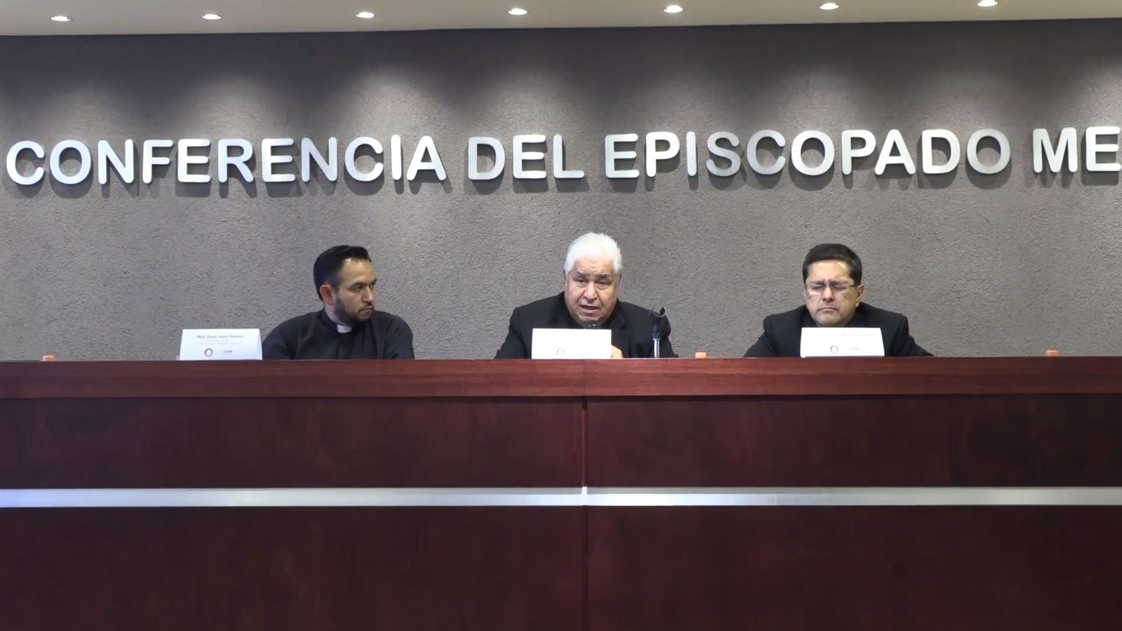 Obispos “no pueden dejar al pueblo en solitario”: Mons. Rogelio Cabrera López