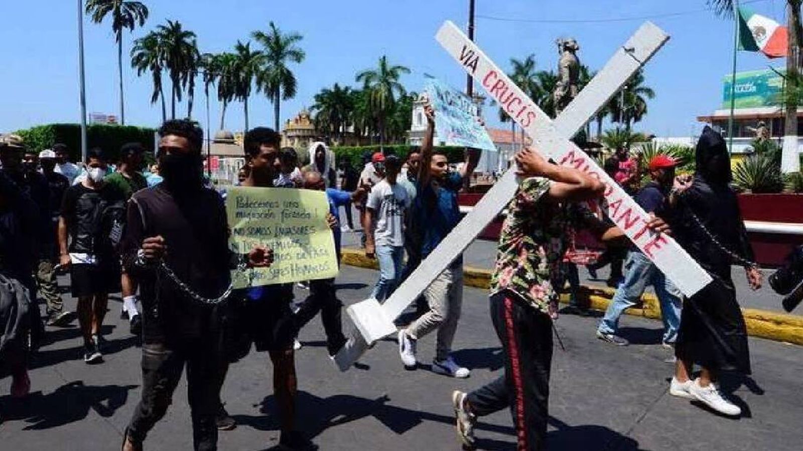 A finales de marzo cientos de migrantes partieron de Tapachula en la caravana "Génesis 2026", marchan a los estados del norte de México en busca de regularización