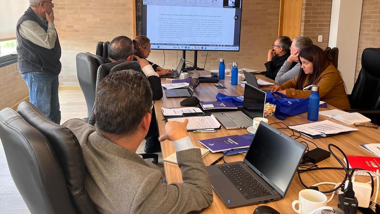 La construcción colectiva es una de las formas de trabajo del trabajo del comité