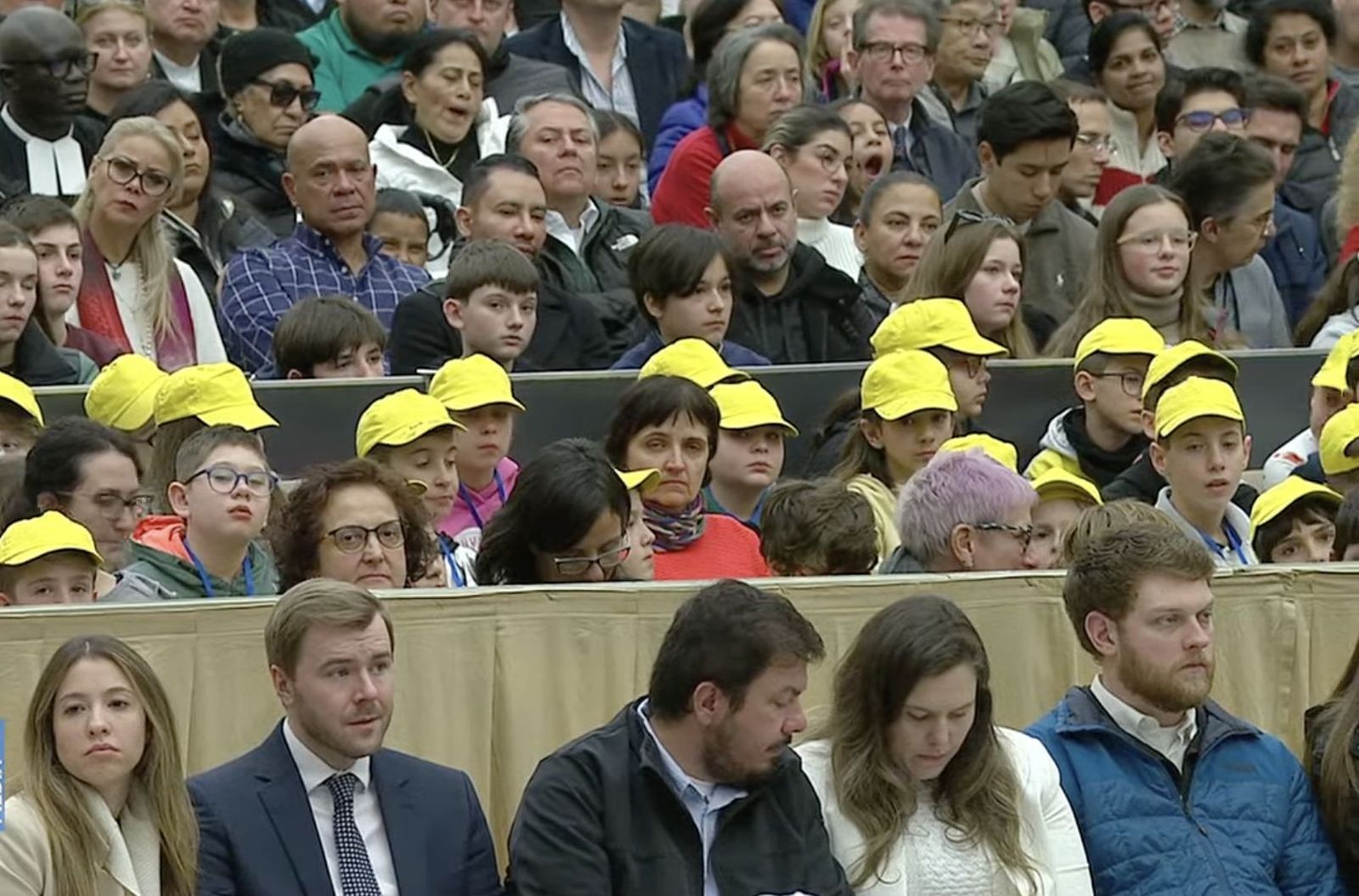Un grupo de niños, en la audiencia general en el Aula Pablo VI