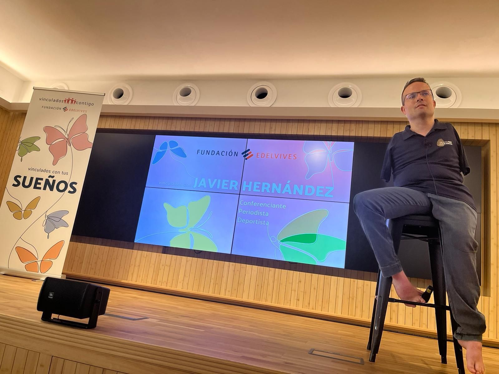 Javier Hernández, durante su intervención