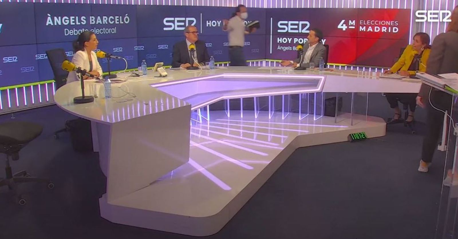 Iglesias abandona el debate de la SER