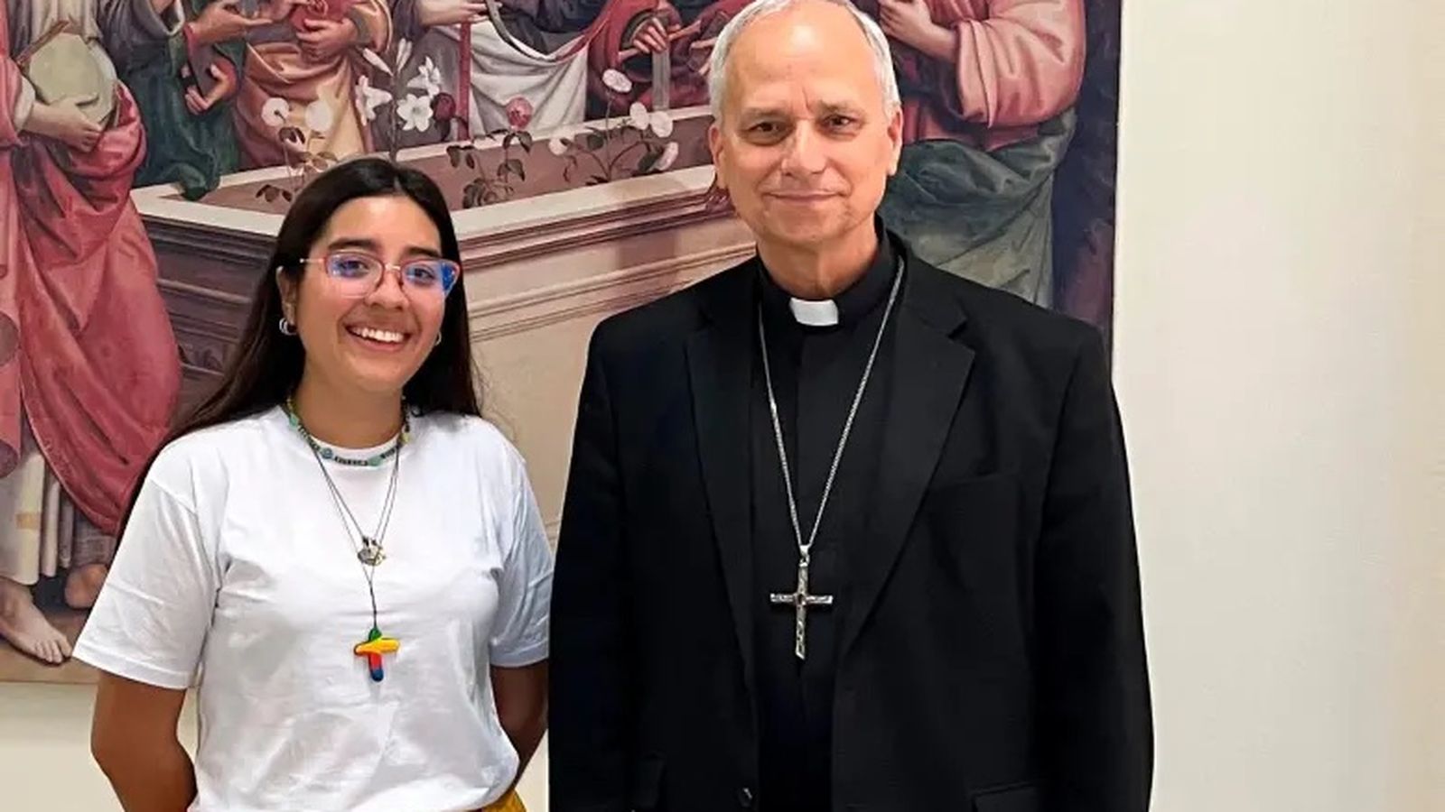 Ximena Valdivia,  coordinadora de la pastoral juvenil de la diócesis de Chiclayo , con el Papa