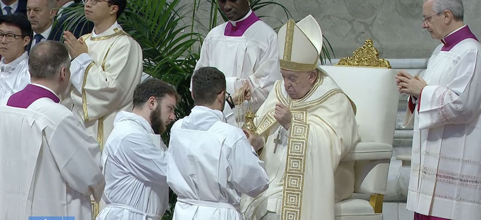 El Papa bendijo el incienso