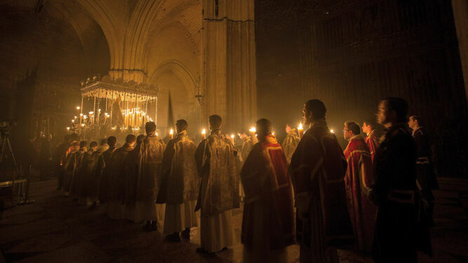 Procesión del Silencio en la Madrugá de Sevilla