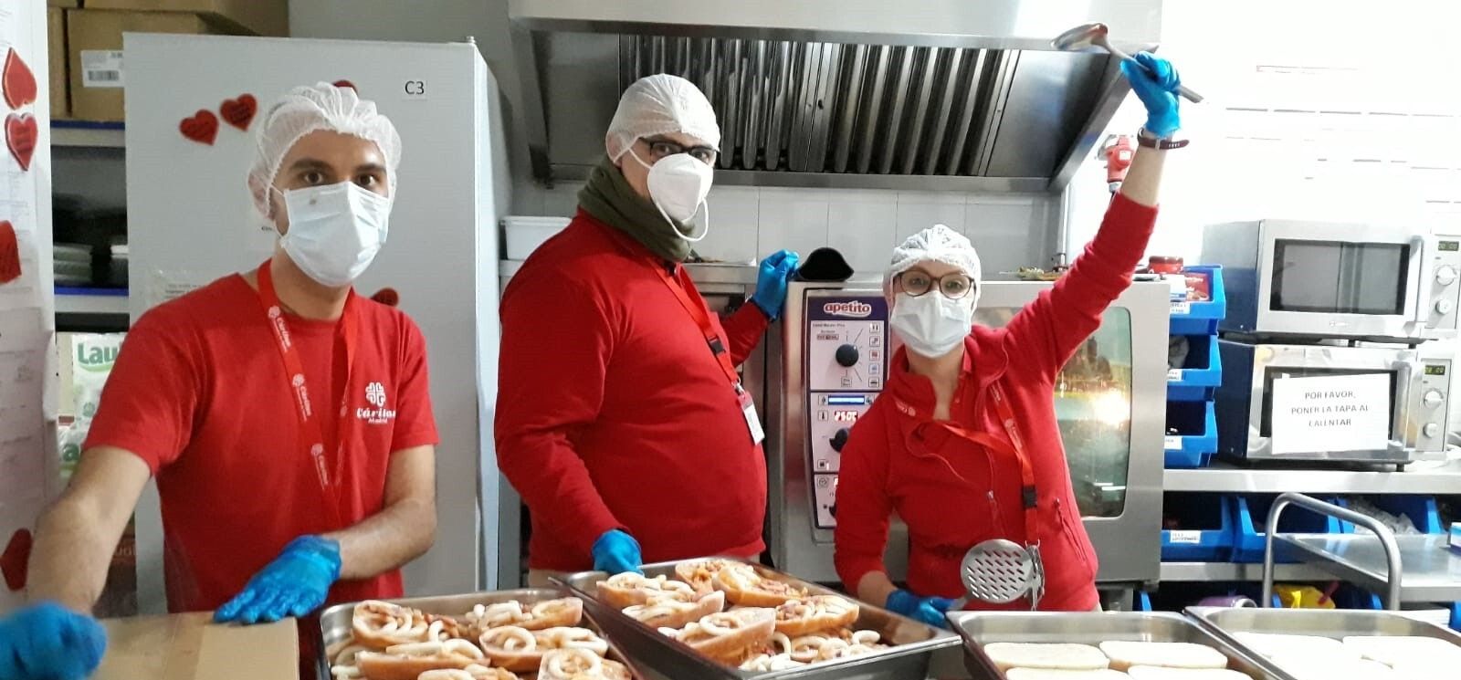 Voluntarios del centro CEDIA 24 horas de Cáritas Madrid