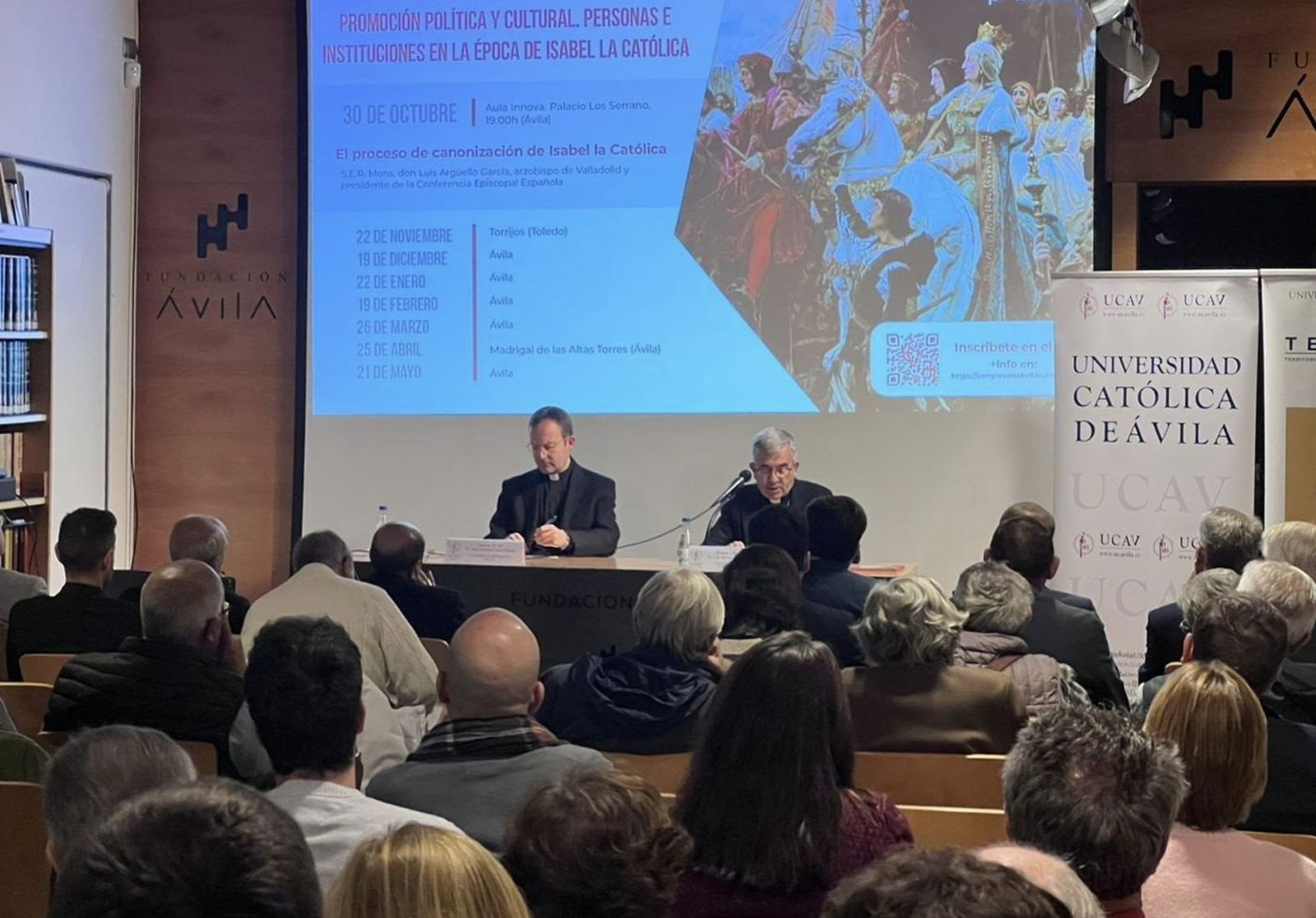 El arzobispo de Valladolid, durante su conferencia