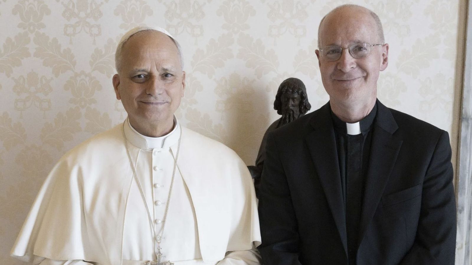 León XIV y James Martin