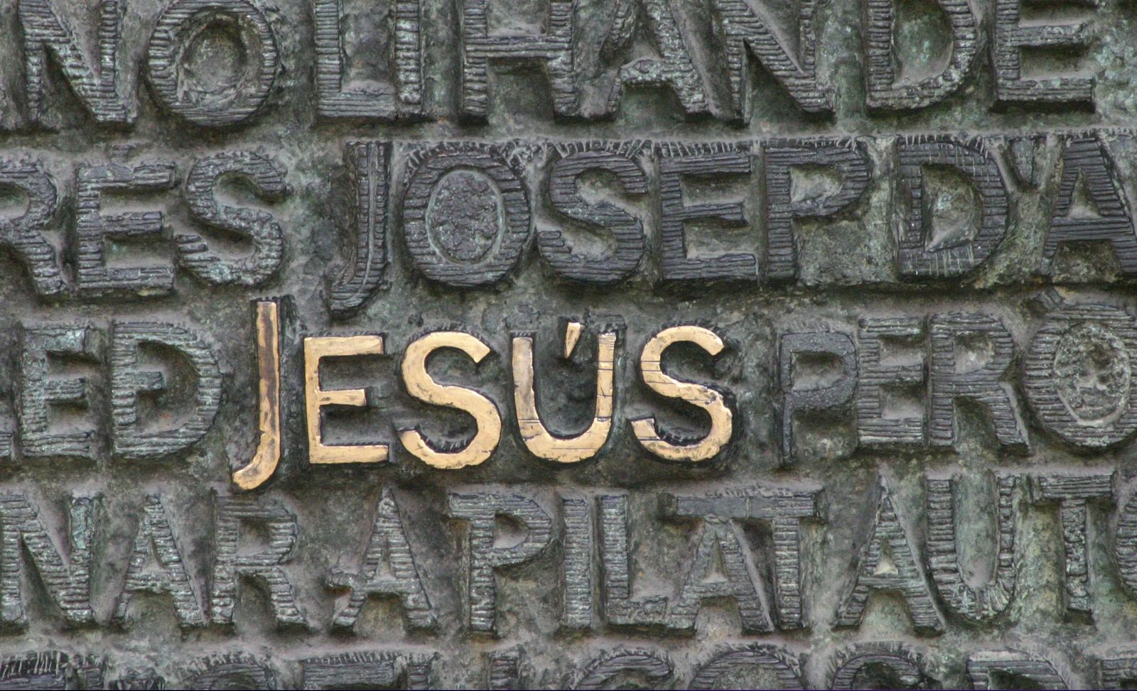 Jesús, en la puerta de la Sagrada Familia de Barcelona