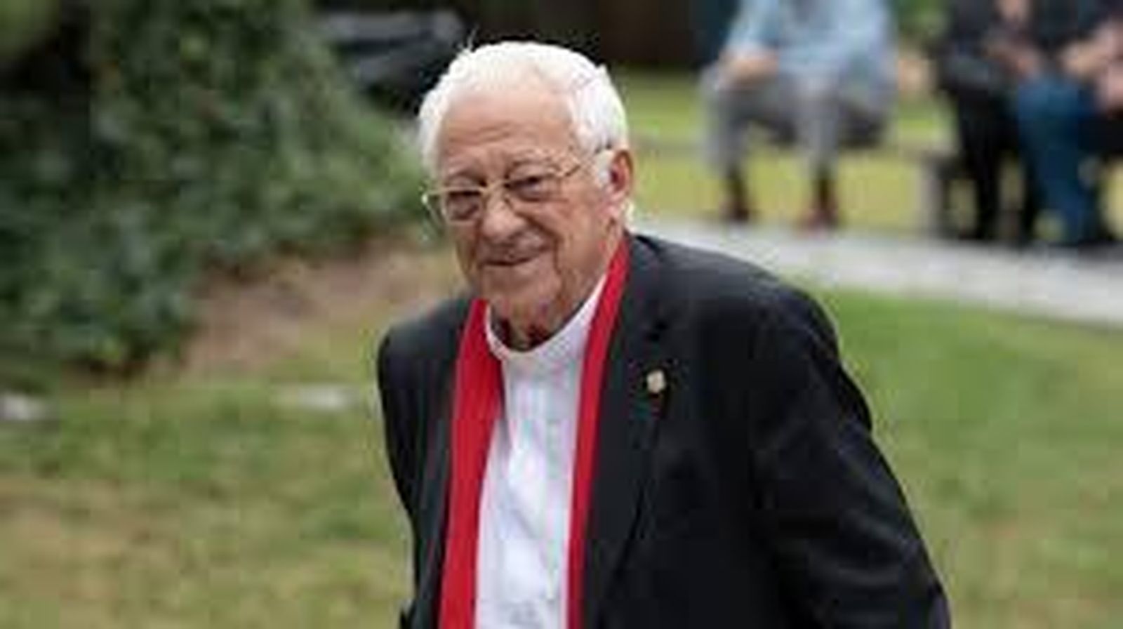 ¿Críticas al Padre Ángel?