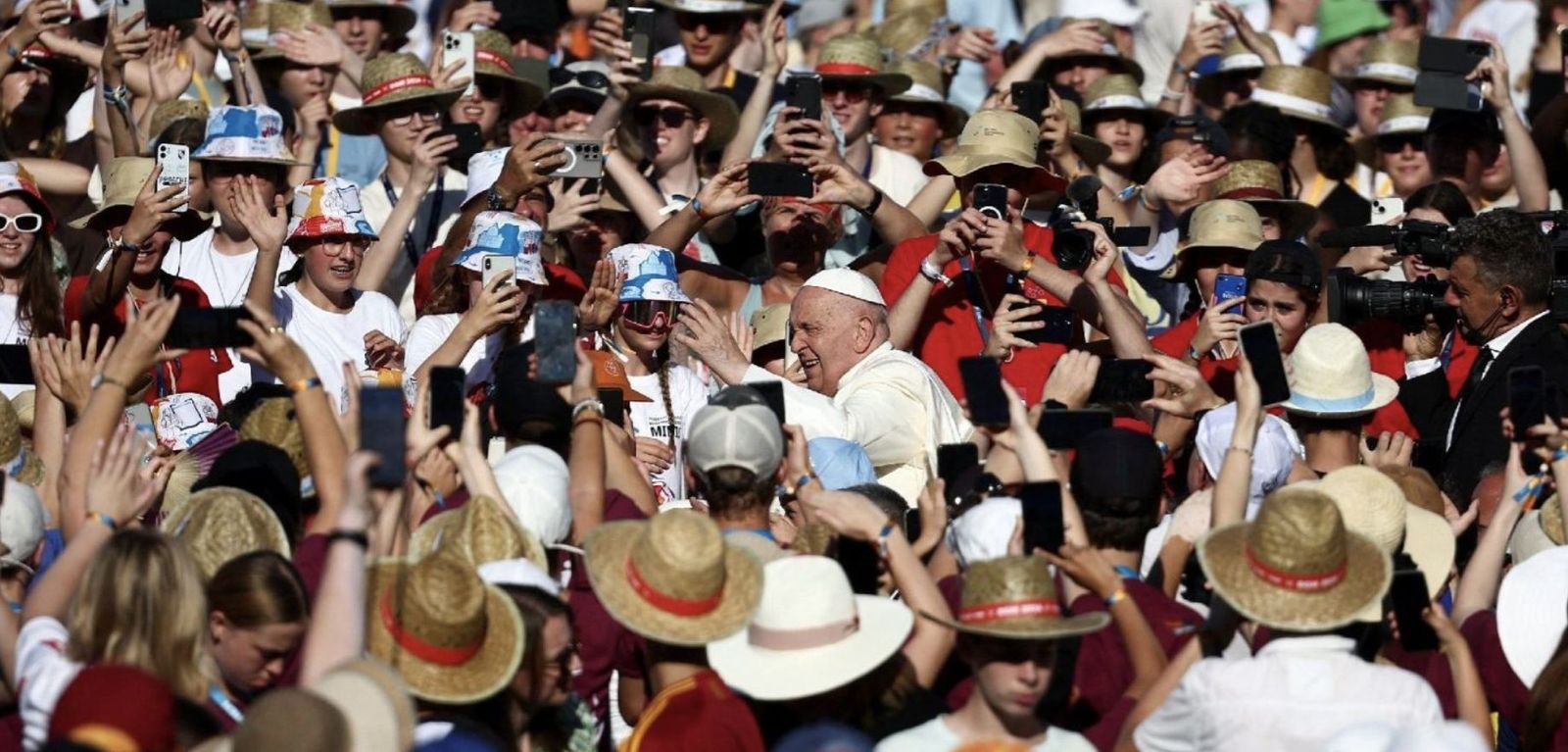 El Papa, con los monaguillos