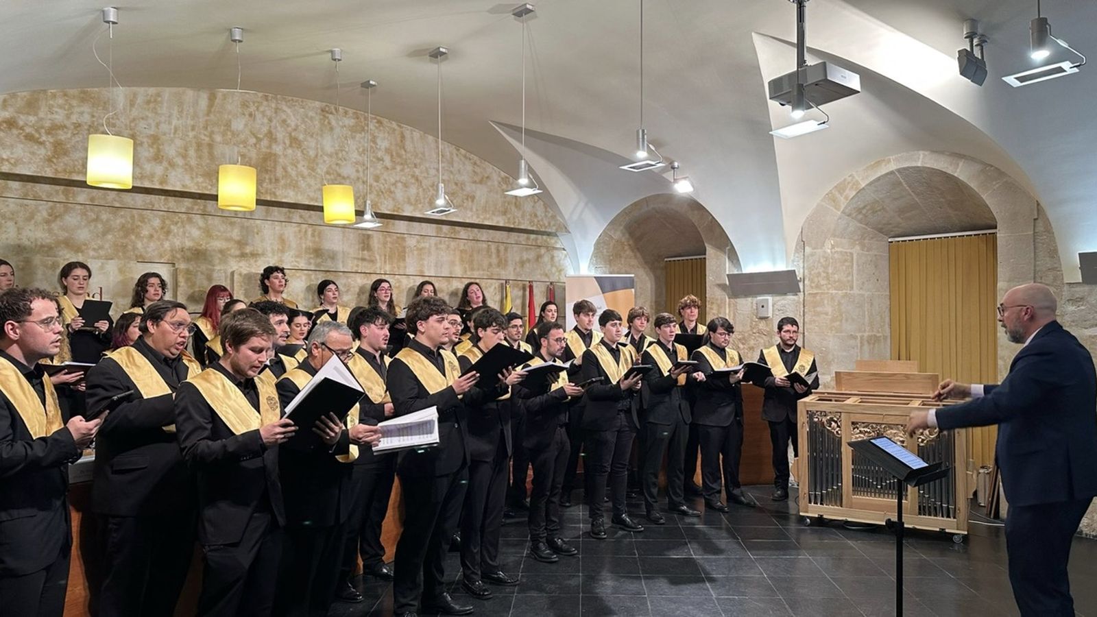 Coro Tomás Luis de Victoria,