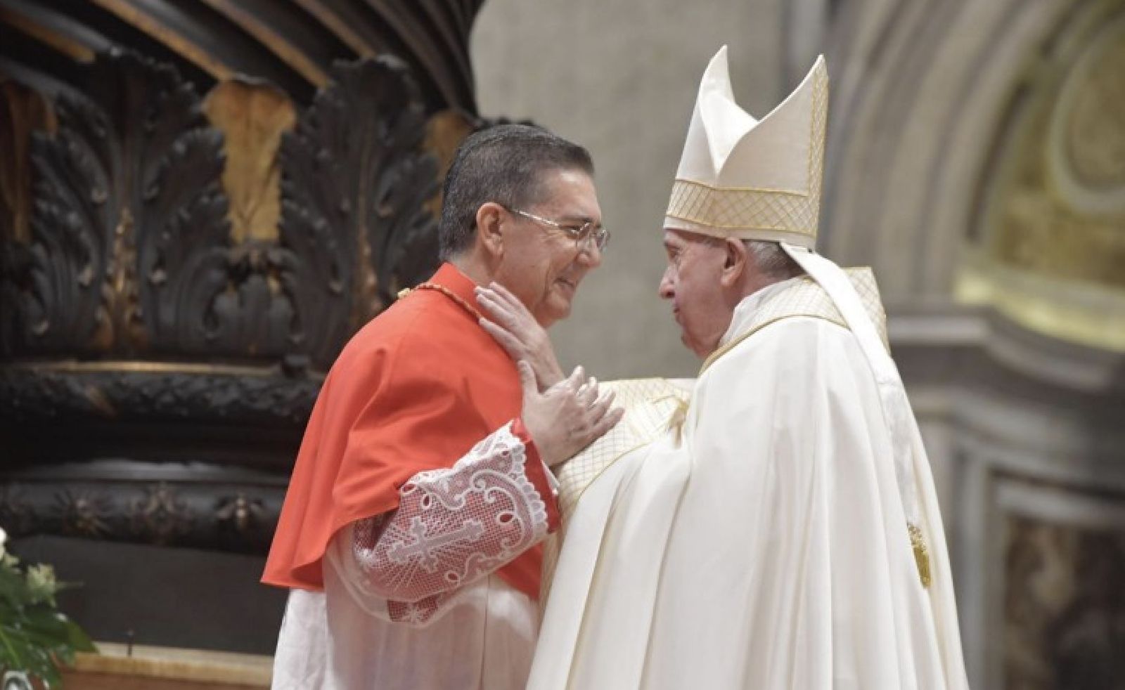 El Papa y el cardenal Ayuso