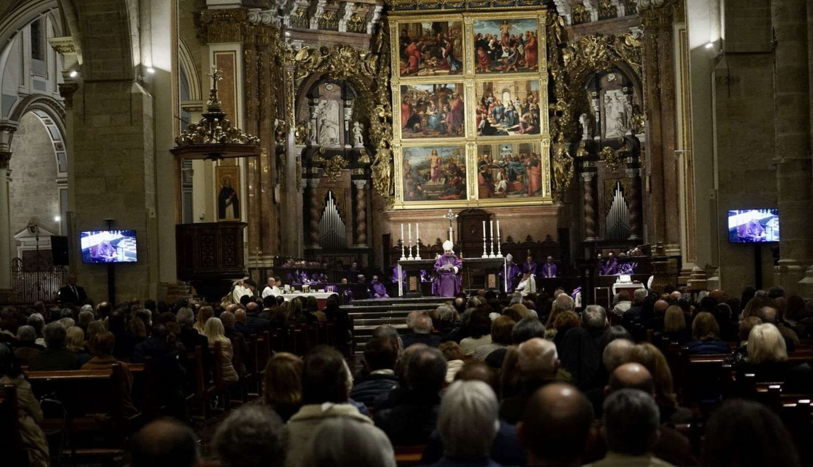 Misa funeral en el Campanar