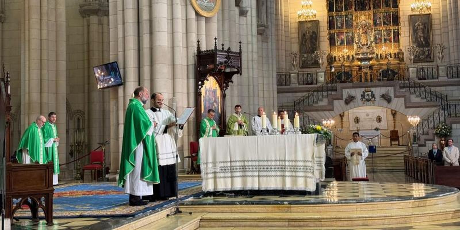 Misa del DOMUND en la Almudena