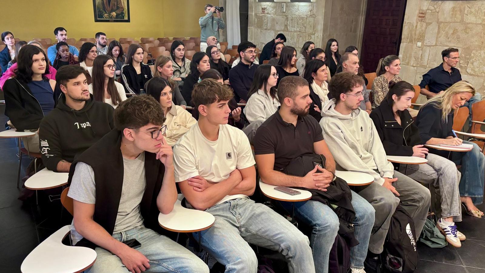 Lección inaugural. Alumnos.