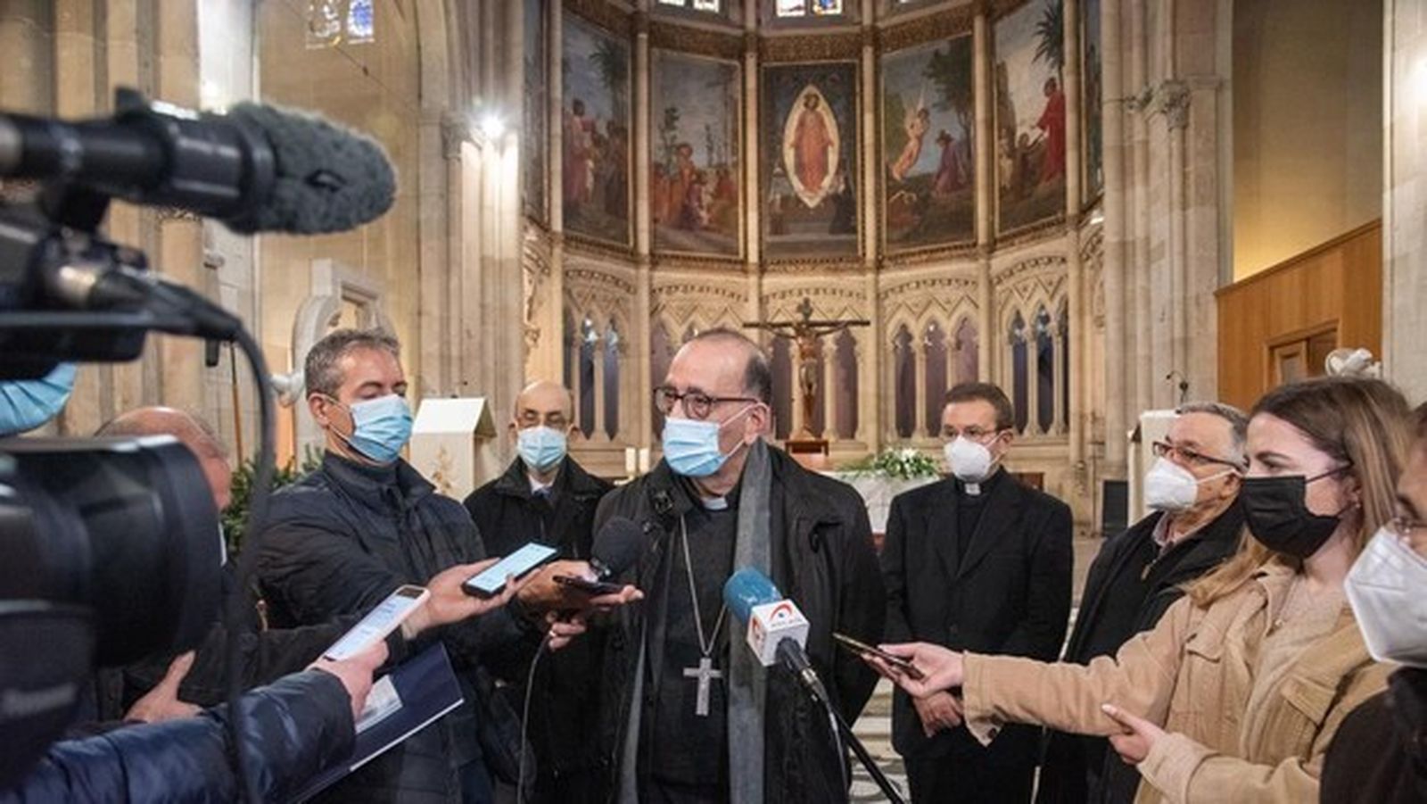 Omella, durante su encuentro con los medios