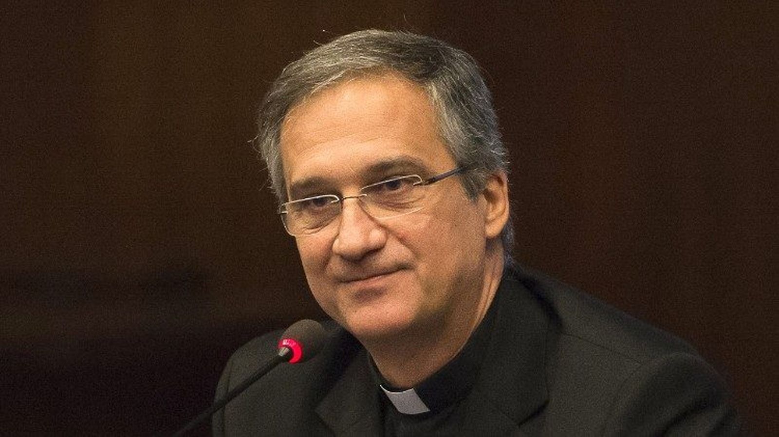 Monseñor Dario Edoardo Viganò