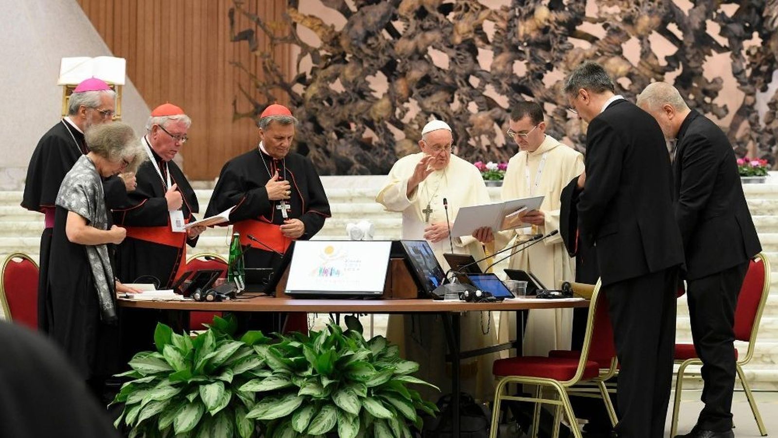 Francisco bendice el inicio de los trabajos en la primera jornada del Sínodo de la sinodalidad