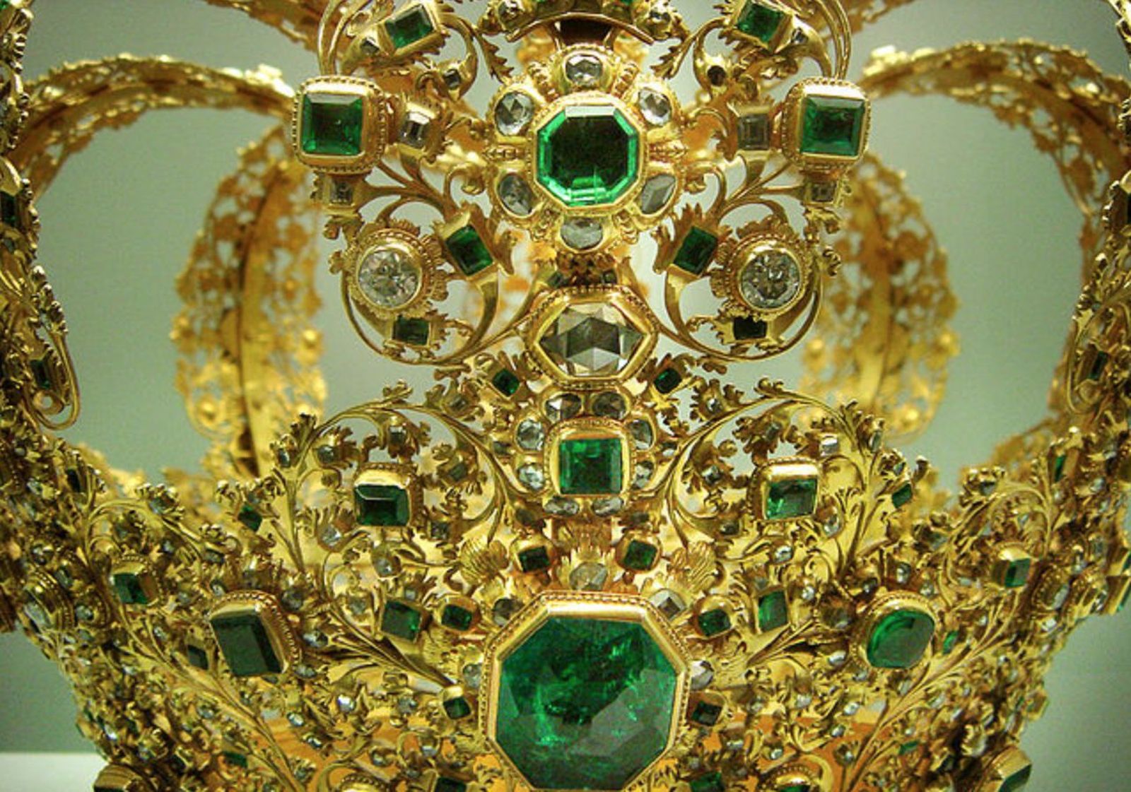 Corona de diamantes de Santa María la Real de Pamplona
