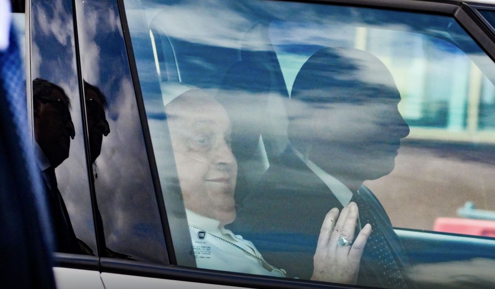 Francisco, saliendo del hospital