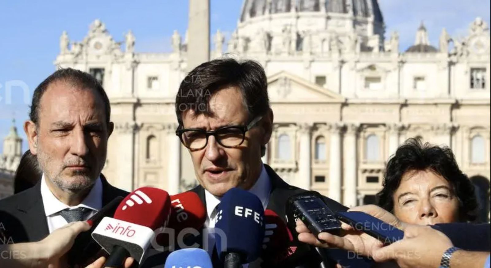 Illa, con Espadaler y Celáa, tras su audiencia con el Papa