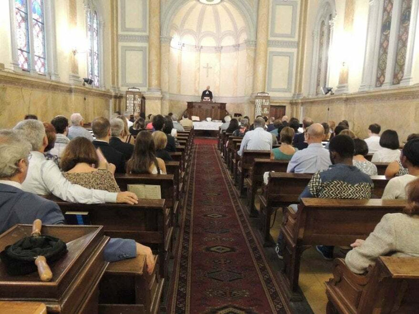 Oficio litúrgico en una iglesia valdense