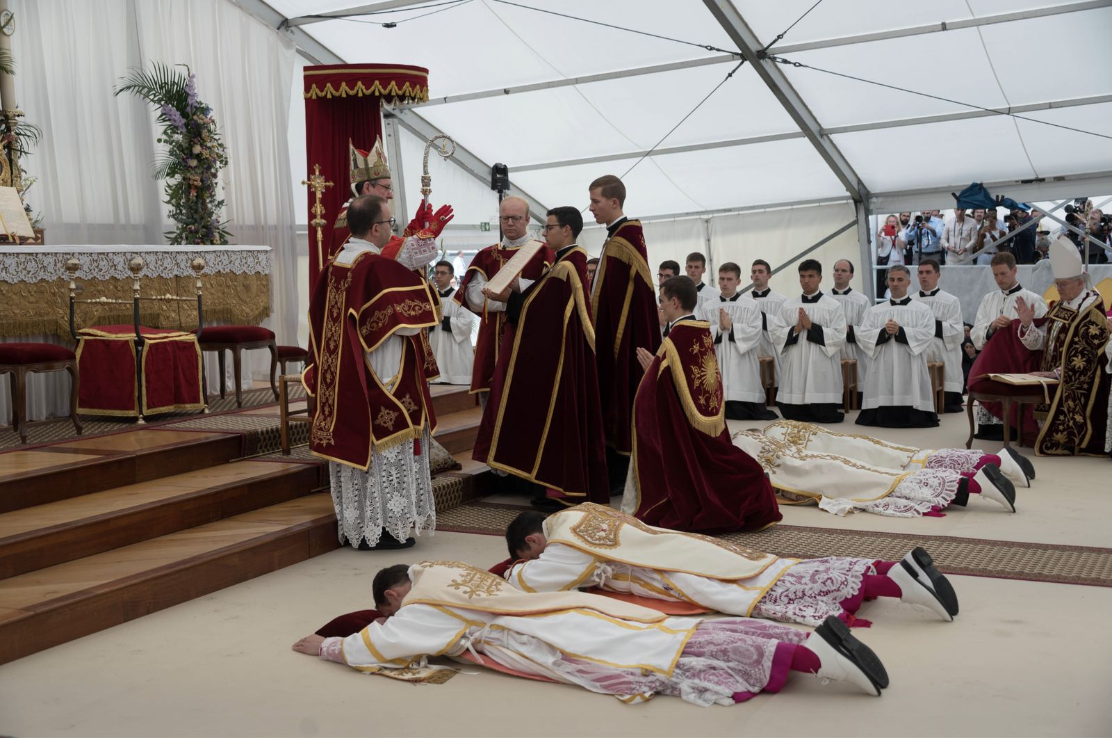 Ordenación de obispos lefebvrianos