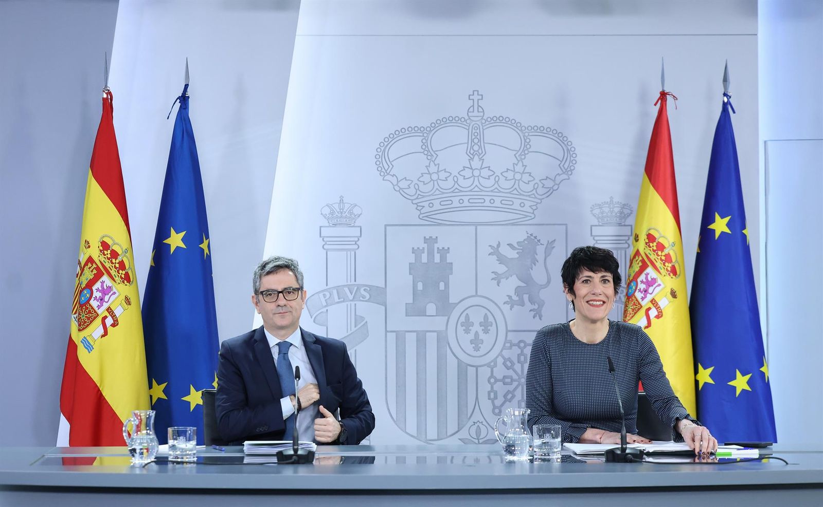 Felix Bolaños y Elma Saiz, tras el Consejo de Ministros