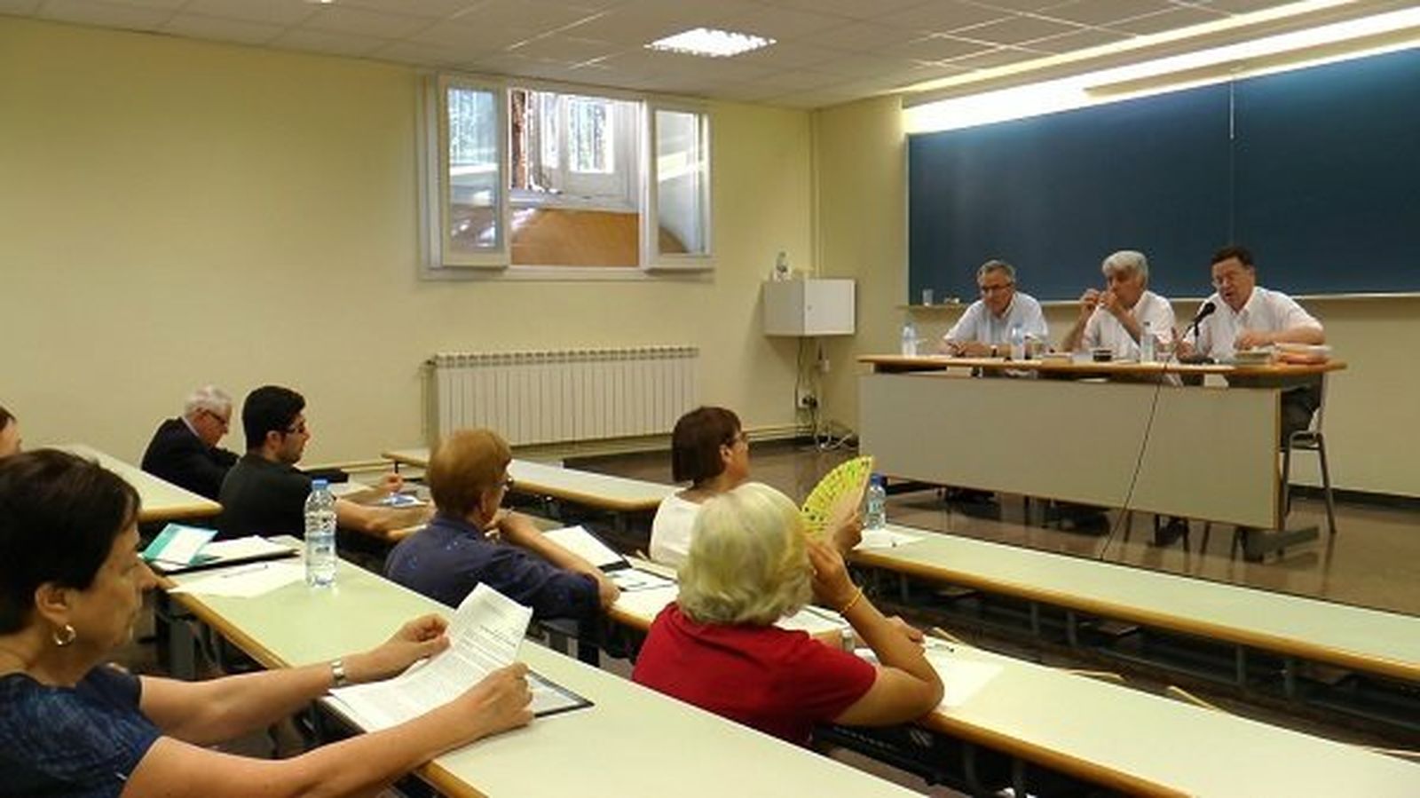 Clase en la Facultad de Teología de Cataluña